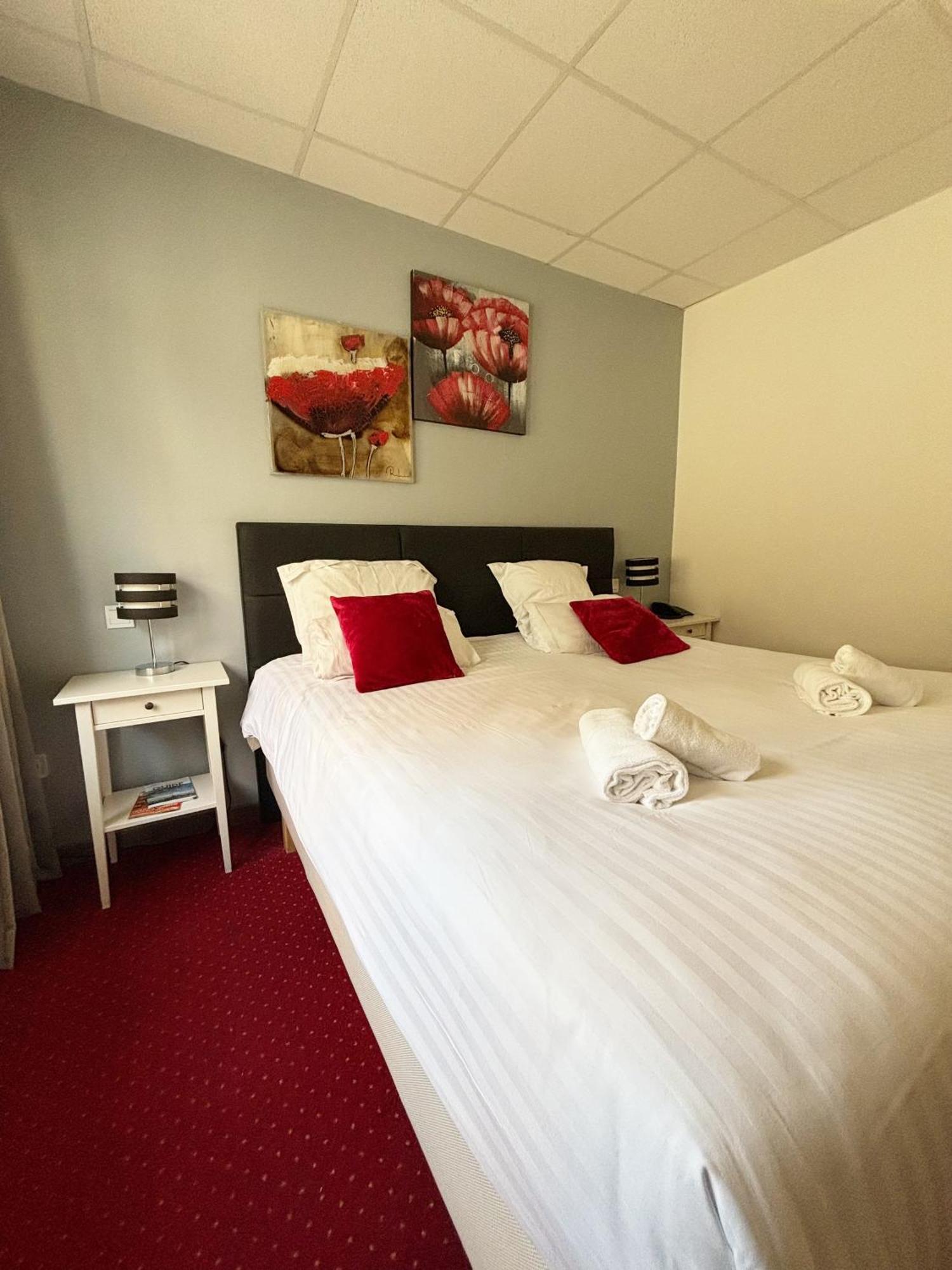 Hotel Le Divona "Au Coeur De Divonne" Zewnętrze zdjęcie