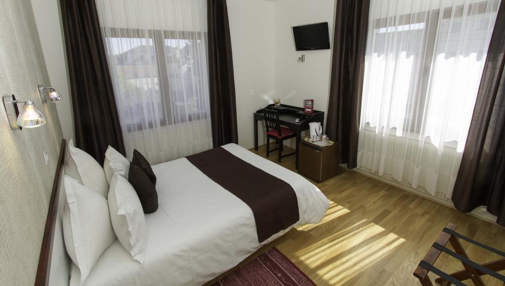 Hotel Le Divona "Au Coeur De Divonne" Pokój zdjęcie