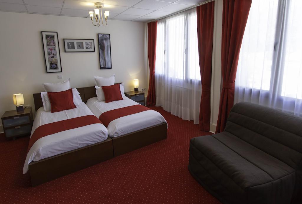 Hotel Le Divona "Au Coeur De Divonne" Pokój zdjęcie